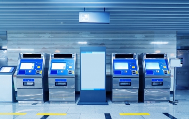 室內(nèi)廣告機與戶外廣告機的差異解析